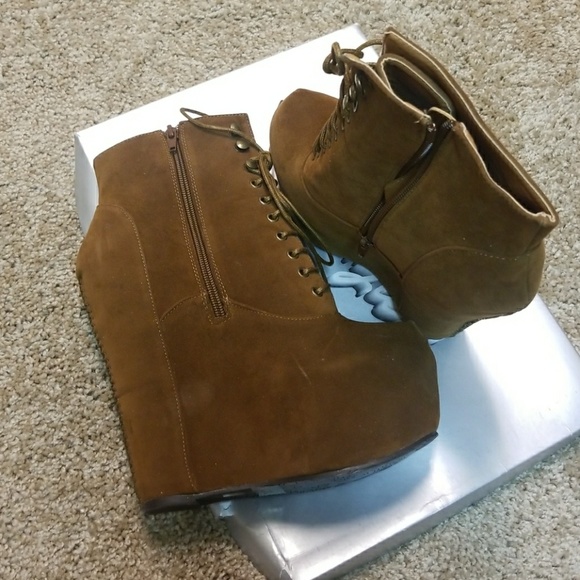 Booties - Picture 3 of 4